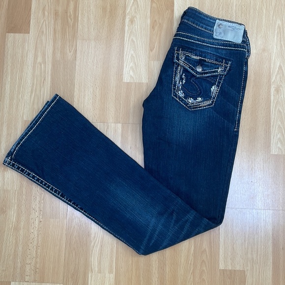 Silver Jeans - Picture 3 of 7